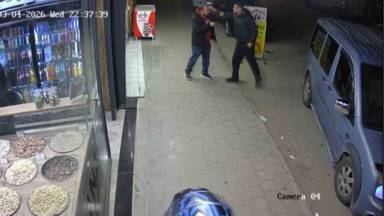 Kardeşler Arasında “Alacak Verecek” Kavgası O Anlar Kamerada (2)