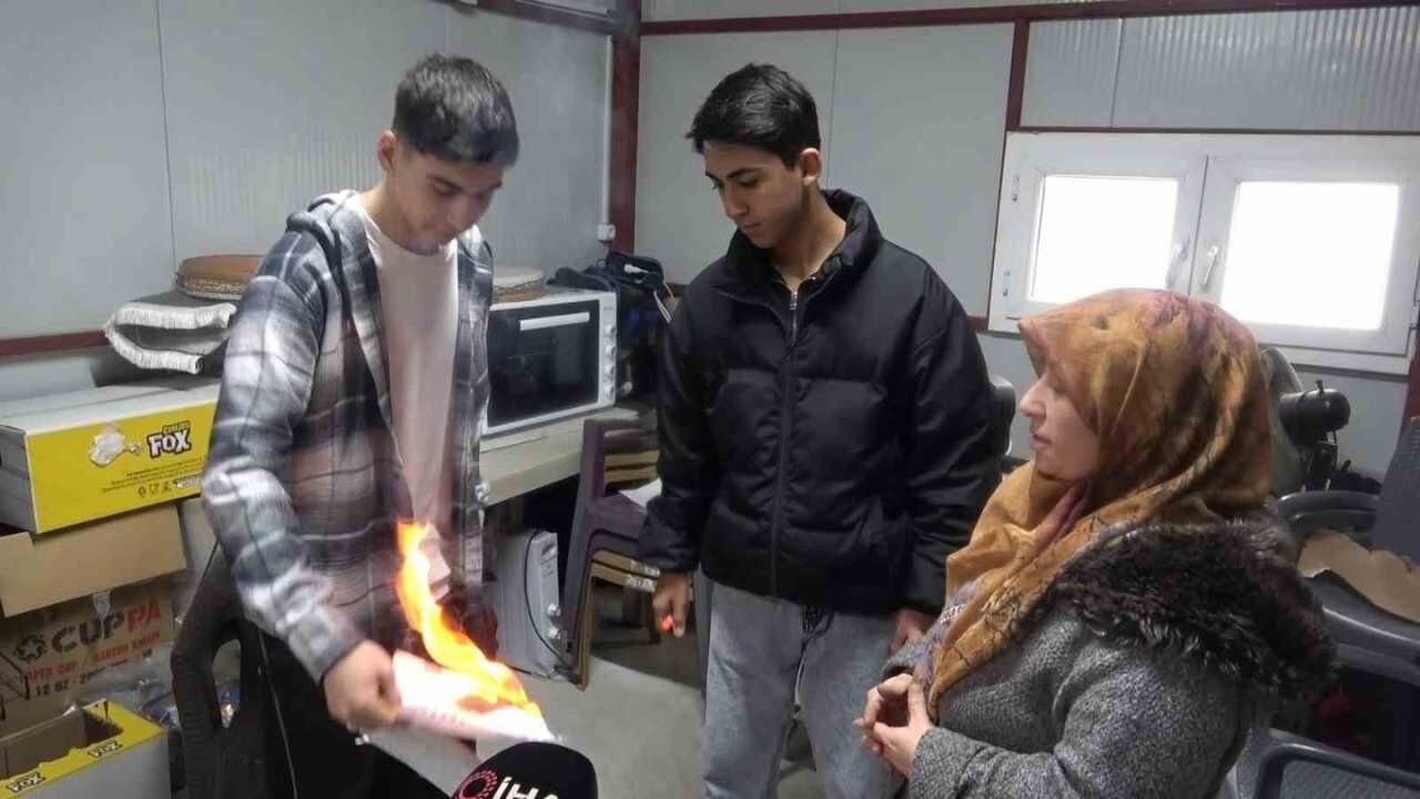 Liseliler Harçlıklarıyla Depremzedelerin Borcunu Kapattı (2)