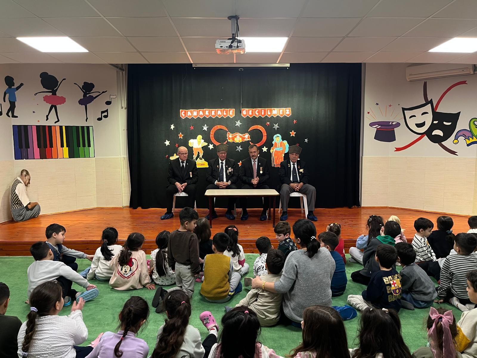 Minik Yüreklerle Büyük Kahramanlar Buluştu2