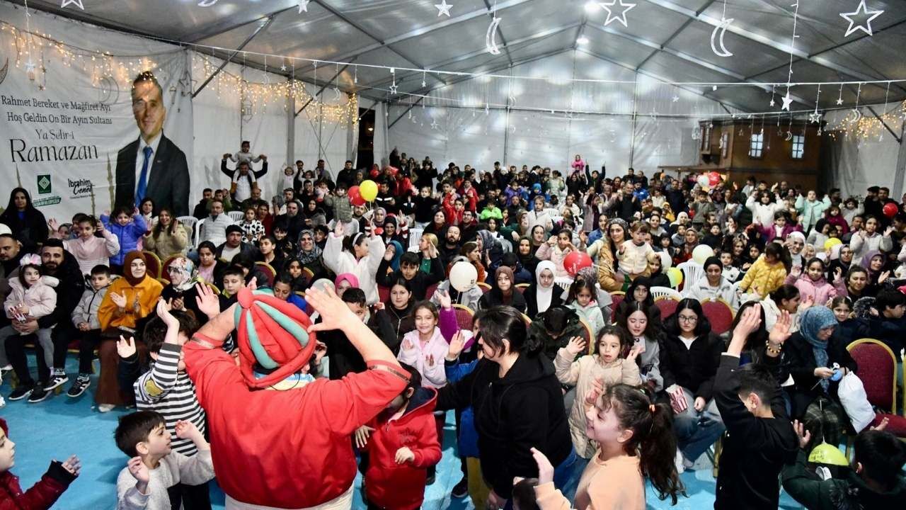 O Alan Her Akşam Dolup Taşıyor! Osmaniye'de Ramazan Neşesi Zirve Yaptı (2)