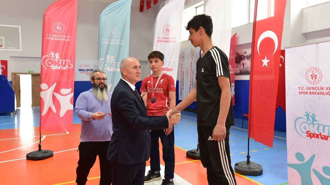 O Okul Şampiyonluğa Demir Attı! Osmaniye’yi Temsil Edecek Takım Belli Oldu (1)