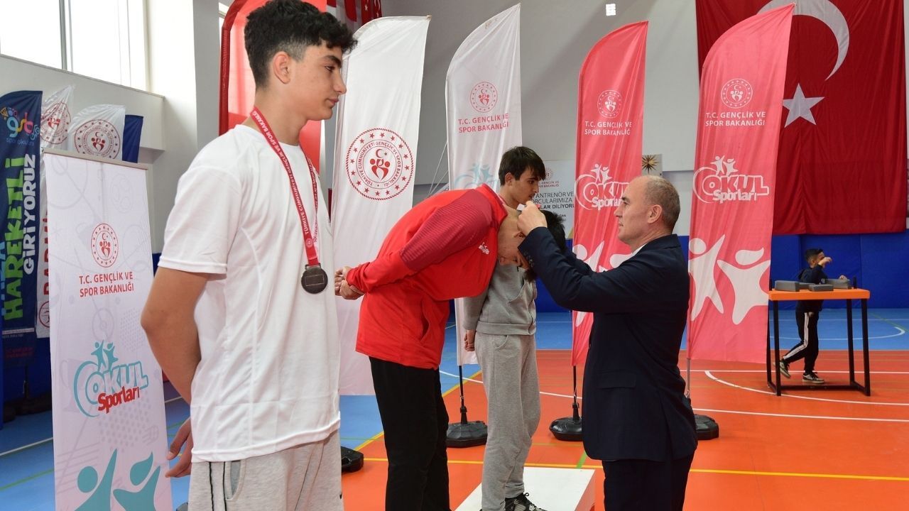 O Okul Şampiyonluğa Demir Attı! Osmaniye’yi Temsil Edecek Takım Belli Oldu (2)