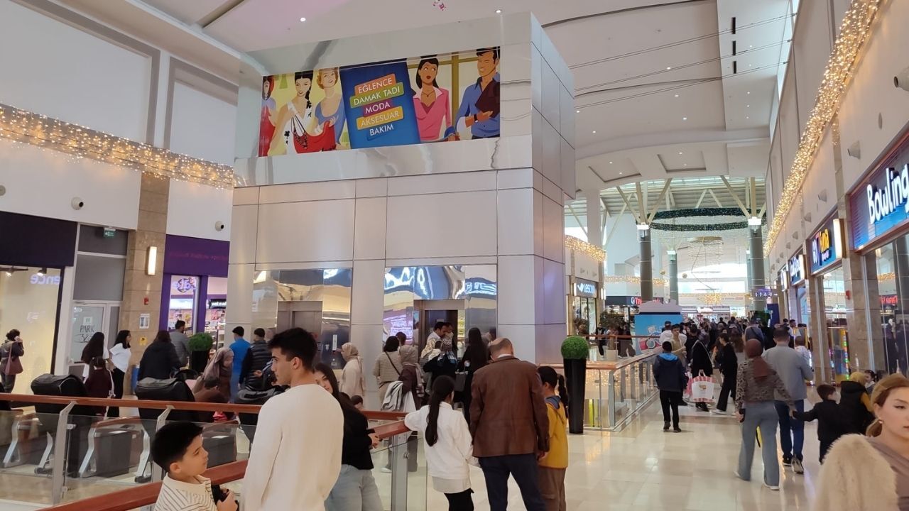 Osmaniye 328 Avm'de Adım Atacak Yer Kalmadı! Bayramın 2. Gününde Rekor Kalabalık (3)