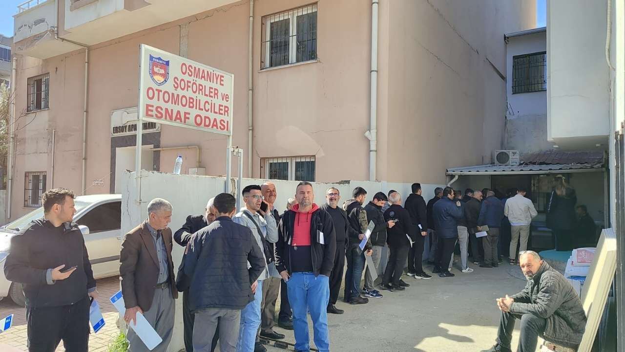 Osmaniye’de App Plaka Kuyruğunda 'Sistem' Ve 'Üslup' Tartışması (2)