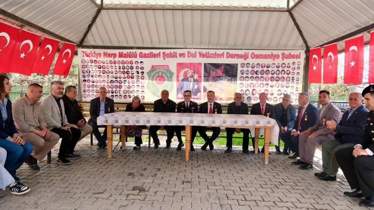 Osmaniye'de Çanakkale Zaferi’nin 111. Yılında Şehit Yakınları Ve Gaziler Unutulmadı (1)