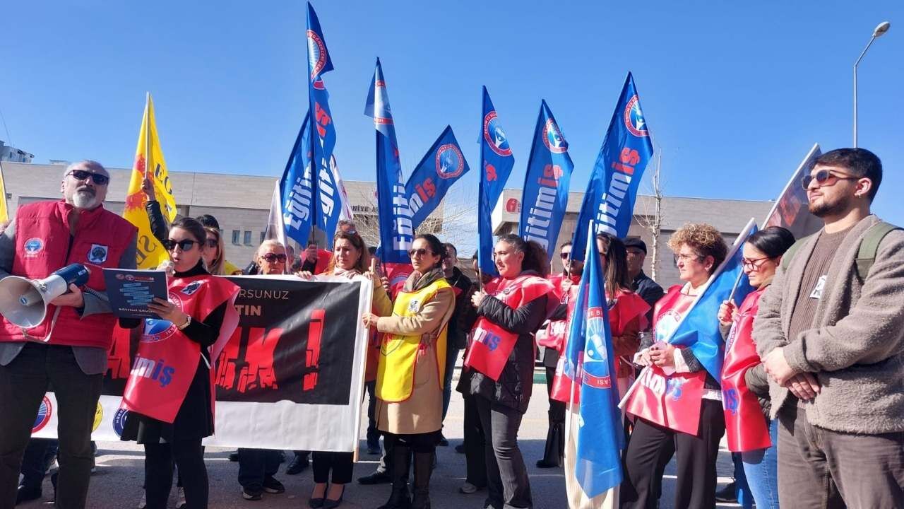 Osmaniye’de Eğitim Durdu! Eğitim İş’ten İl Milli Eğitim Önünde Sert Tepki