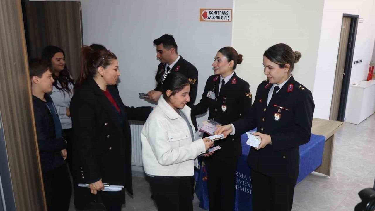 Osmaniye’de Gençlerin Gözü Yükseklerde Geleceğin Komutanları Burada Yetişiyor! (1)