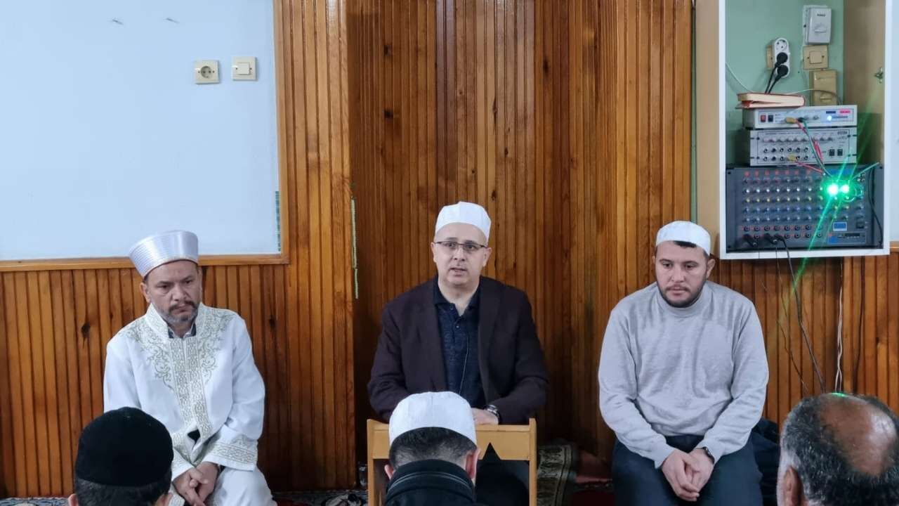 Osmaniye’de Manevi Buluşma Gençler Ve Vatandaşlar Sabah Namazında Bir Araya Geldi