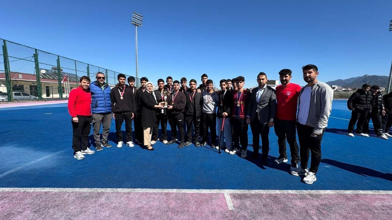 Osmaniye’de Okul Sporları Heyecanı Şampiyonlar Belli Oldu (1)