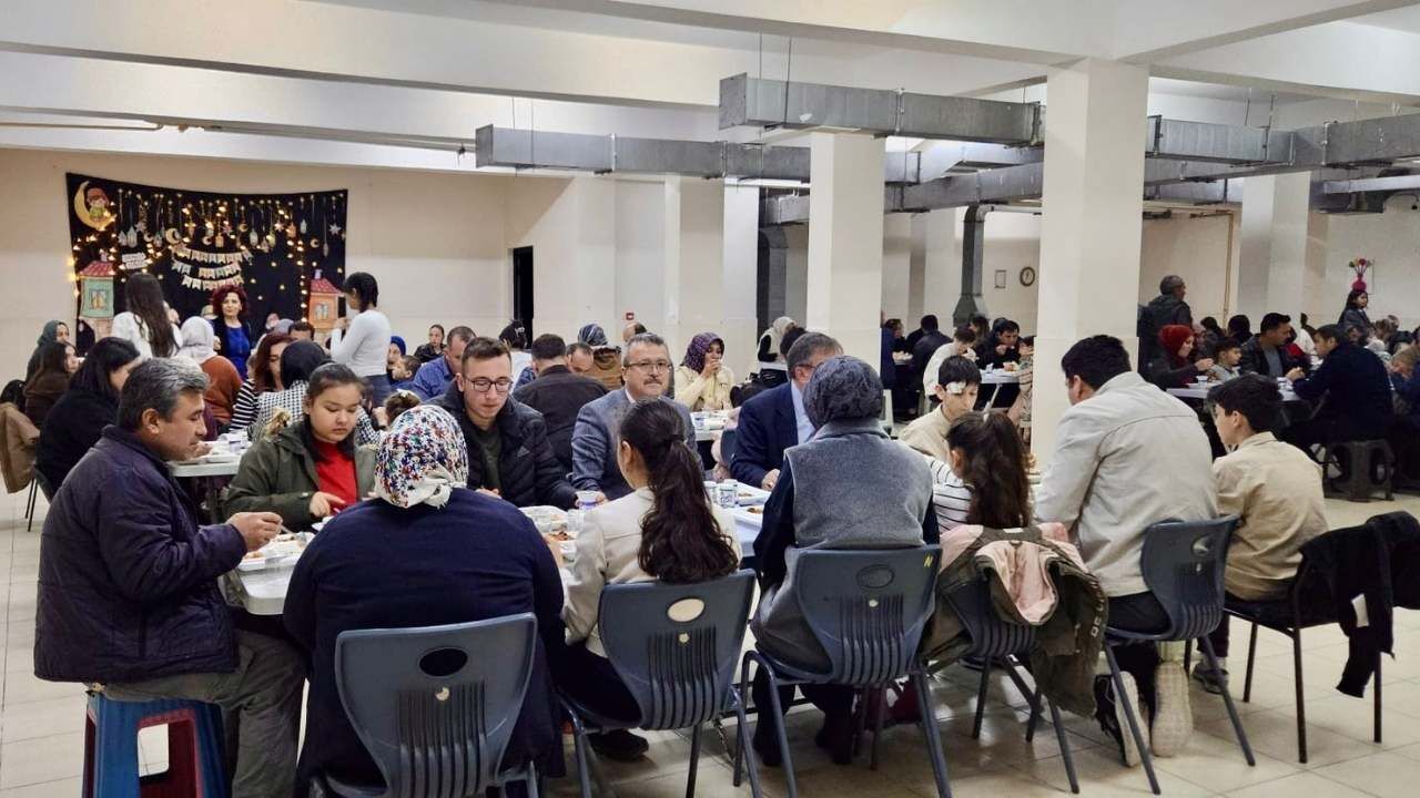 Osmaniye'de Örnek Paylaşım Rahime Hatun Kız Mtal Kapılarını Mahalleye Açtı! (3)