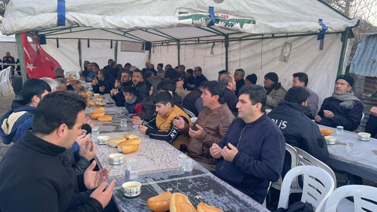 Osmaniye’de Unutulmaya Yüz Tutan Gelenek Mahalleli Tek Yürek Oldu (3)