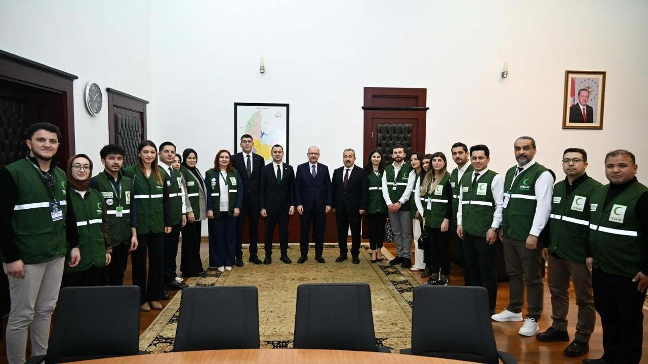 Osmaniye'de Yeşilay Haftası Seferberliği Vali Serdengeçti Yeşilay Heyetini Ağırladı (1)