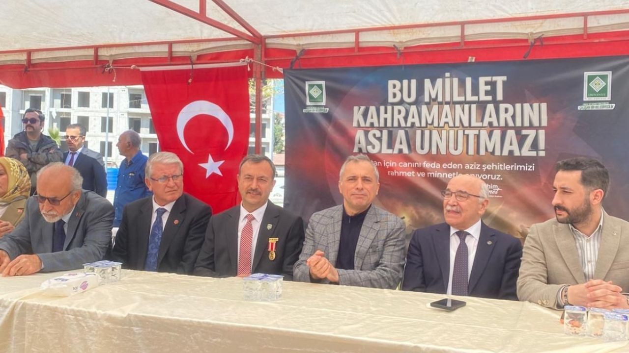 Şehitlerin İsimleri Tek Tek Okundu Osmaniye Belediyesi Geleneksel Şehitleri Anma Programı Mart 2026 (3)