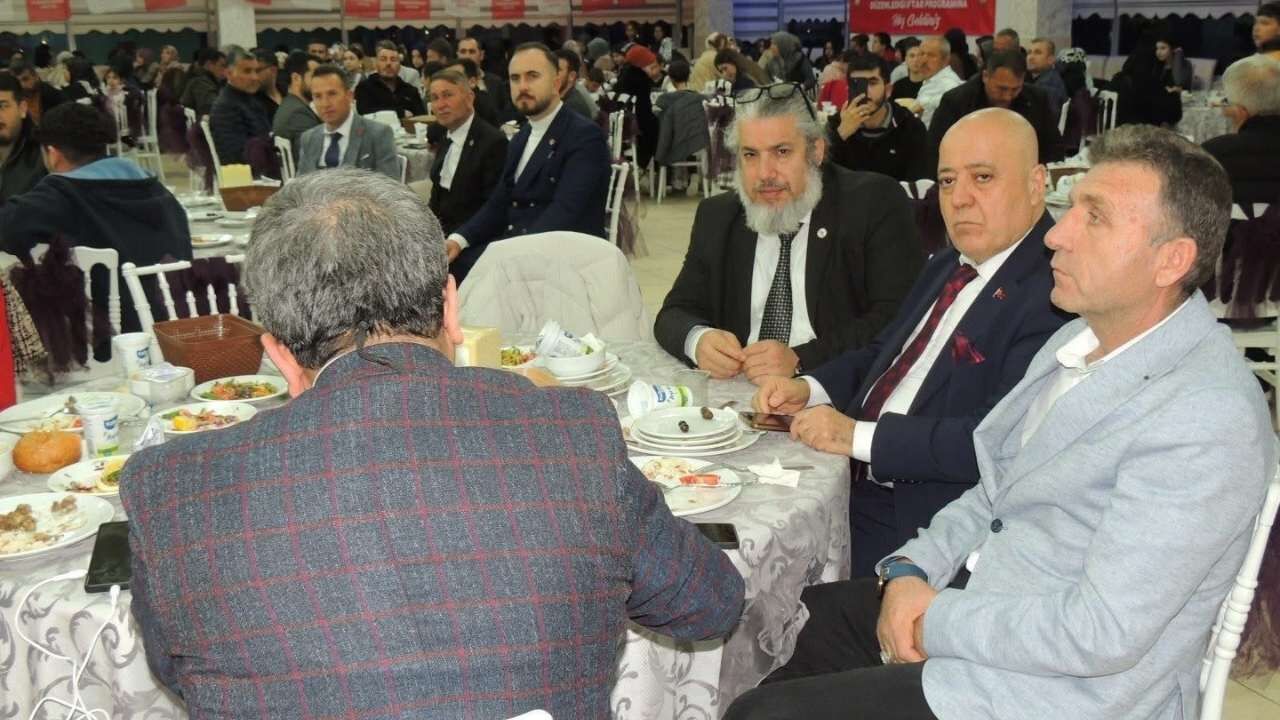 Yeniden Refah Osmaniye Teşkilatı İftar Sofrasında Buluştu (3)
