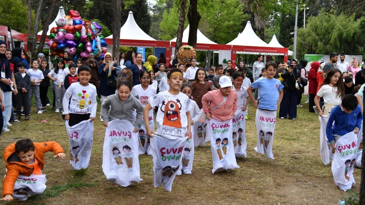 10. Geleneksel Çocuk Şenliği’nde Muhteşem Final Osmaniye Color Fest Ile Renklendi.jpg 2