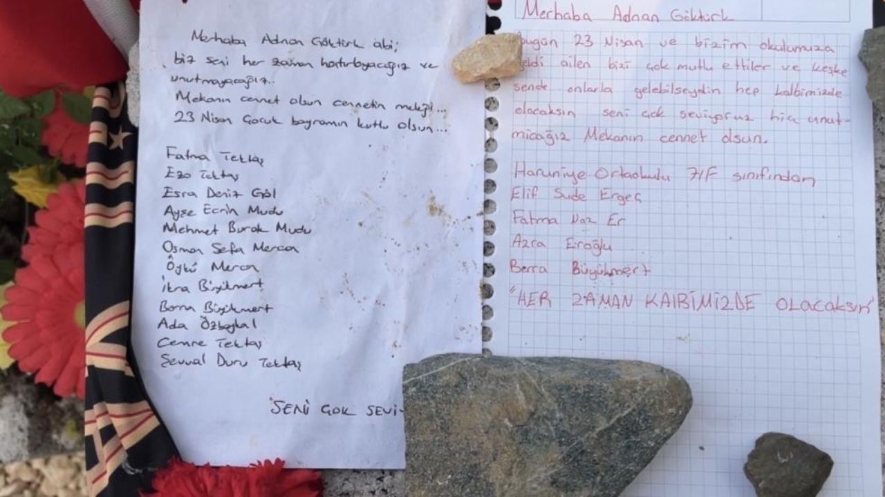 23 Nisan’da Yürek Burkan Manzara Minik Adnan’ın Mezarı Mektup Ve Şiirlerle Donatıldı (1)