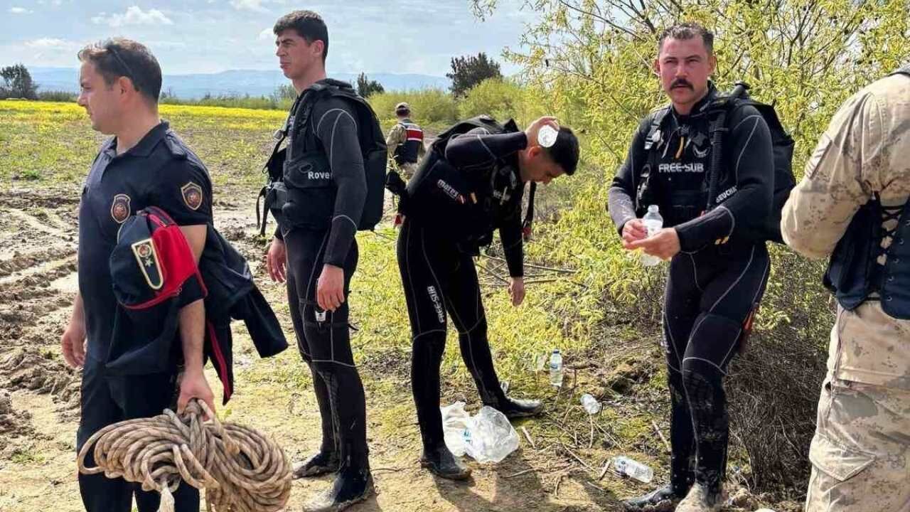 Antakya’da Gizemli Ölüm Asi Nehri’nde Cansız Erkek Bedeni Bulundu (2)