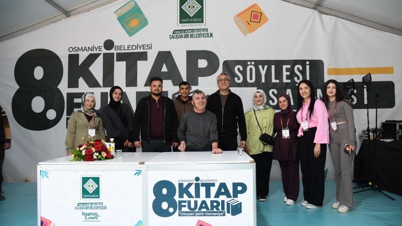 Engel Tanımayan Şair Alper Demir Osmaniye'de Okurlarıyla Buluştu (2)