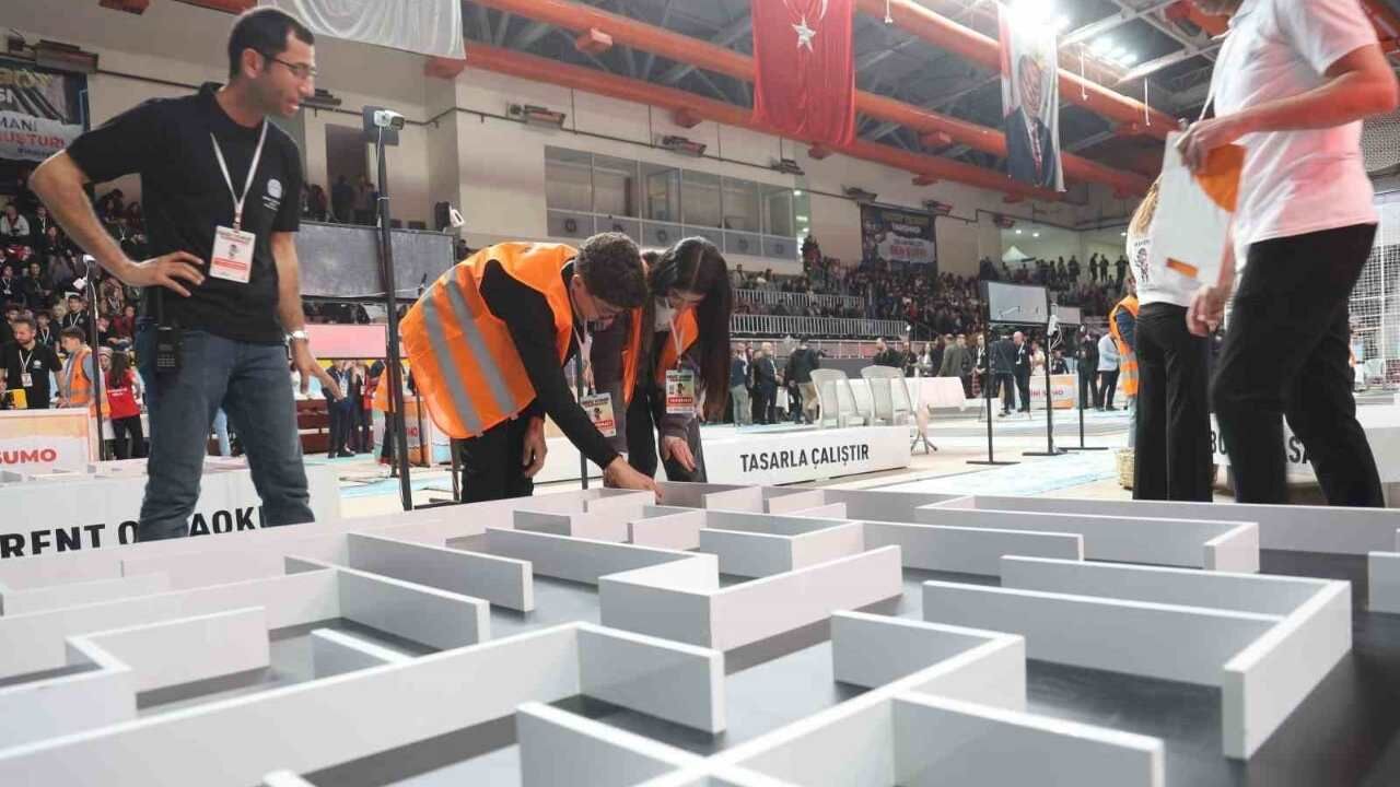 Hataybot Robot Yarışması 4 Bin Katılımcıyla Başladı (2)