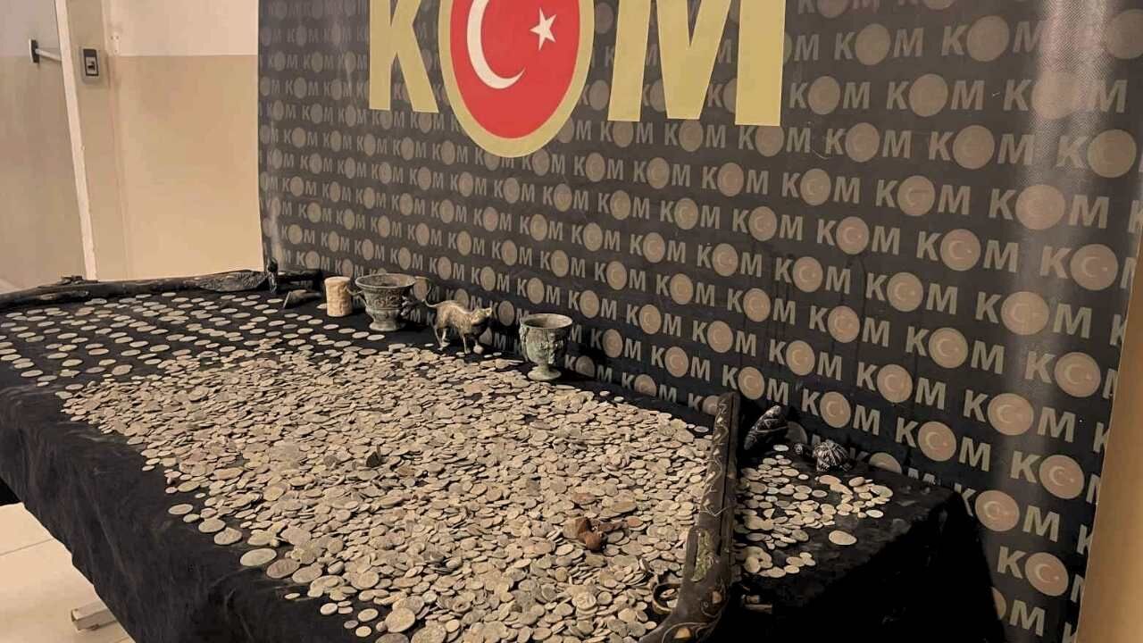 Hatay'da Dev Tarihi Eser Operasyonu 13 Bin Parça Ele Geçirildi (1)