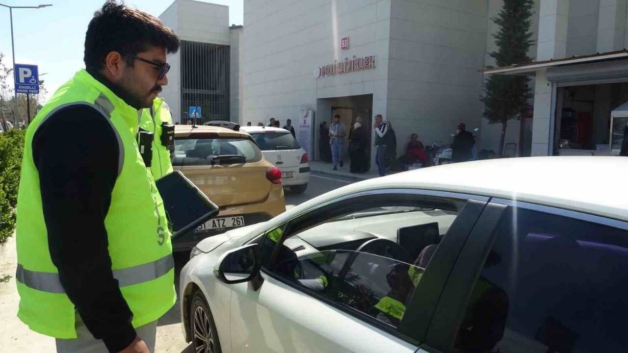 Hatay’da Engelli Otoparkı İsyanı Çektiğimiz Eziyeti Görseler Oturup Ağlarlar (2)