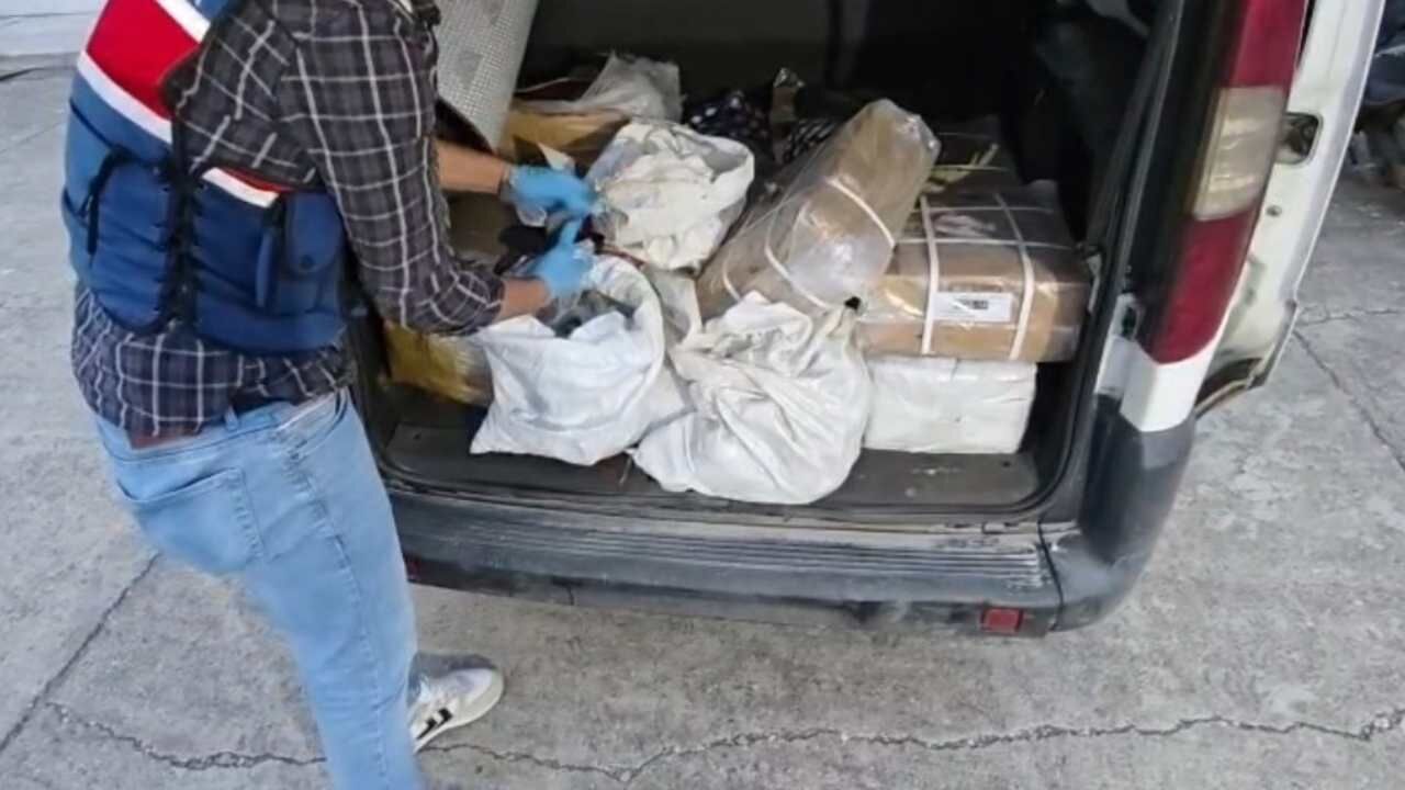 İstanbul Ve Adana’da Dev Silah Operasyonu (1)