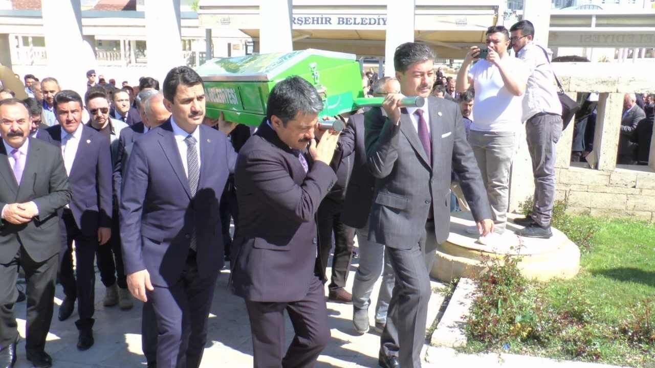 Kadirli Eski Adalet Komisyonu Başkanı Hamza Türker’in 2,5 Yaşındaki Oğlu Mustafa Kemal, Kırşehir’de Boğazına Çilek Kaçması Sonucu Yaşamını Yitirdi (3)