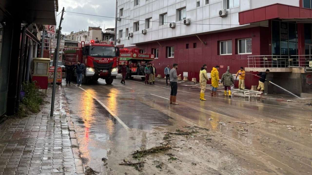 Kadirli’de Sel Felaketi Sonrası Orman Ekipleri Seferber Oldu! (3)