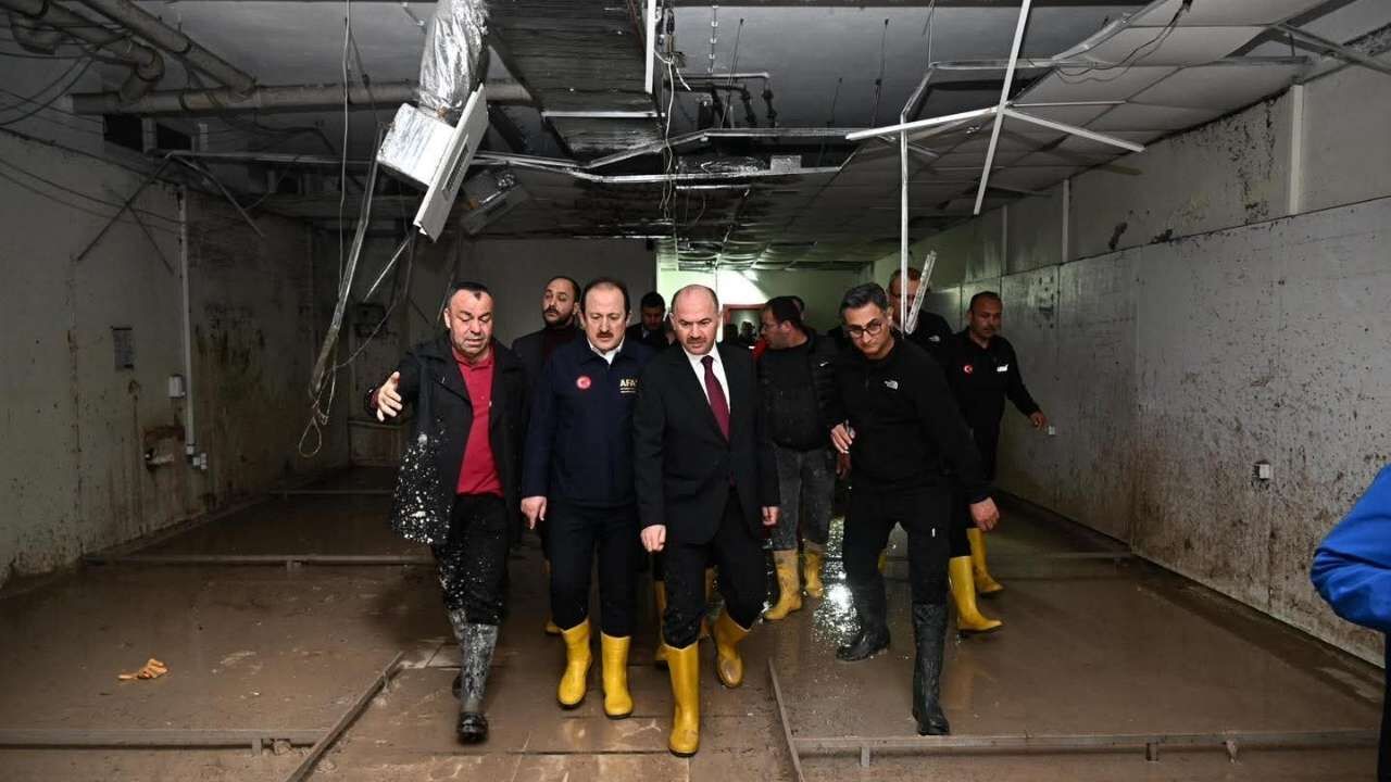 Kadirli’de Sel Sonrası Son Durum Ne Afad Başkanı Yerinde İnceledi (1)