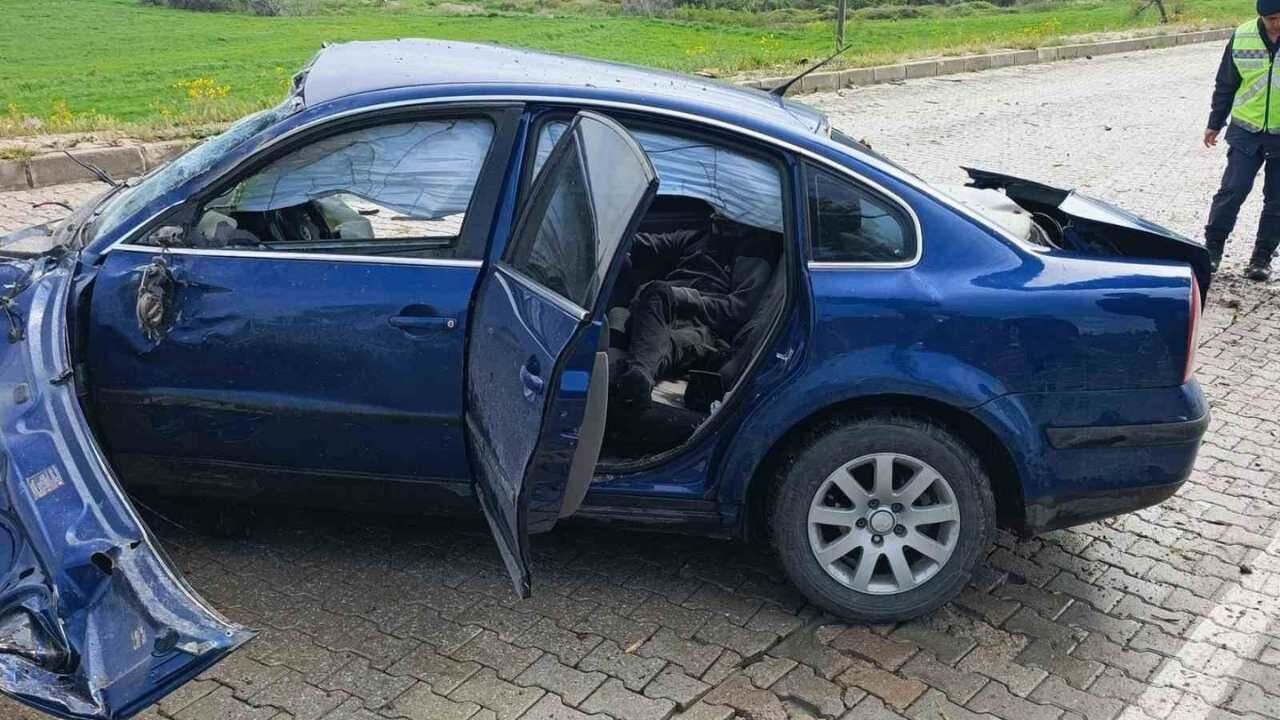 Kahramanmaraş’ta Korkutan Kaza Osb Yolunda Otomobil Sıkıştı! (2)