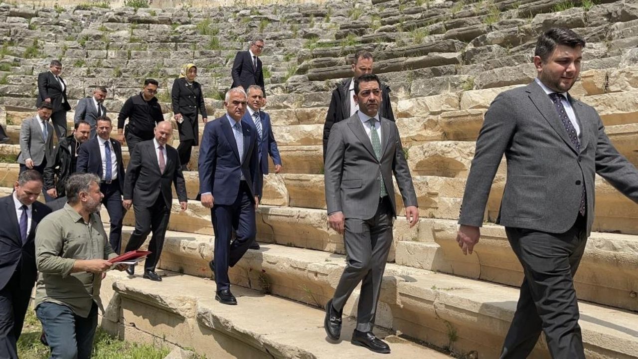 Kastabala'da Tarih Gün Yüzüne Çıkıyor Bakan Ersoy Yerinde İnceledi (2)