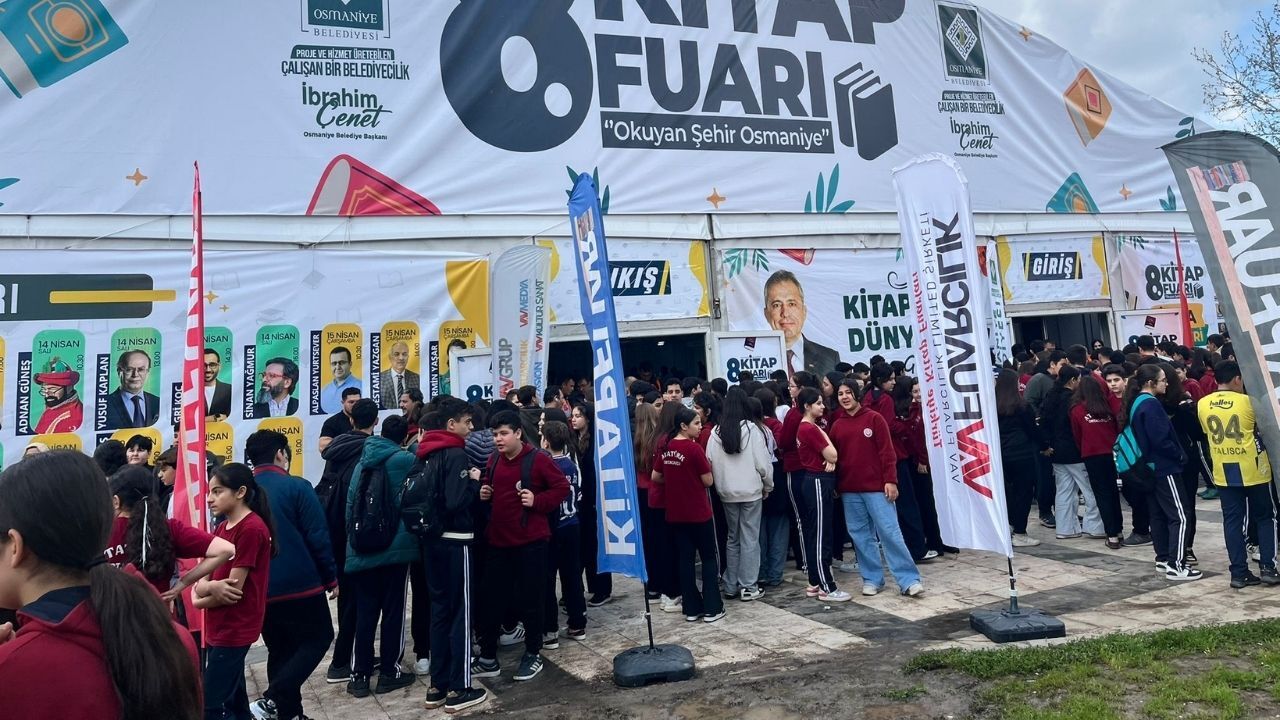 Osmaniye 8. Kitap Fuarı Kapılarını Açtı Edebiyat Şöleni Başladı! (3)