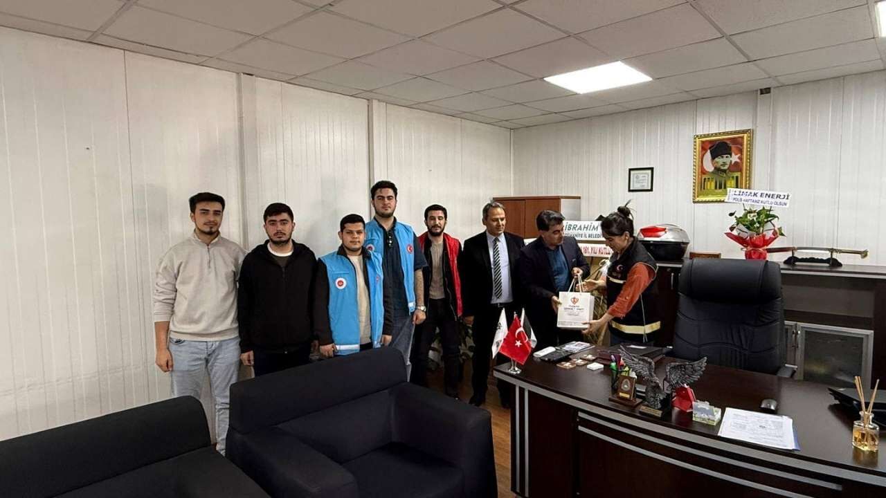 Osmaniye Müftülüğü Ve Öğrencilerden Polis Teşkilatı'na Vefa Ziyareti