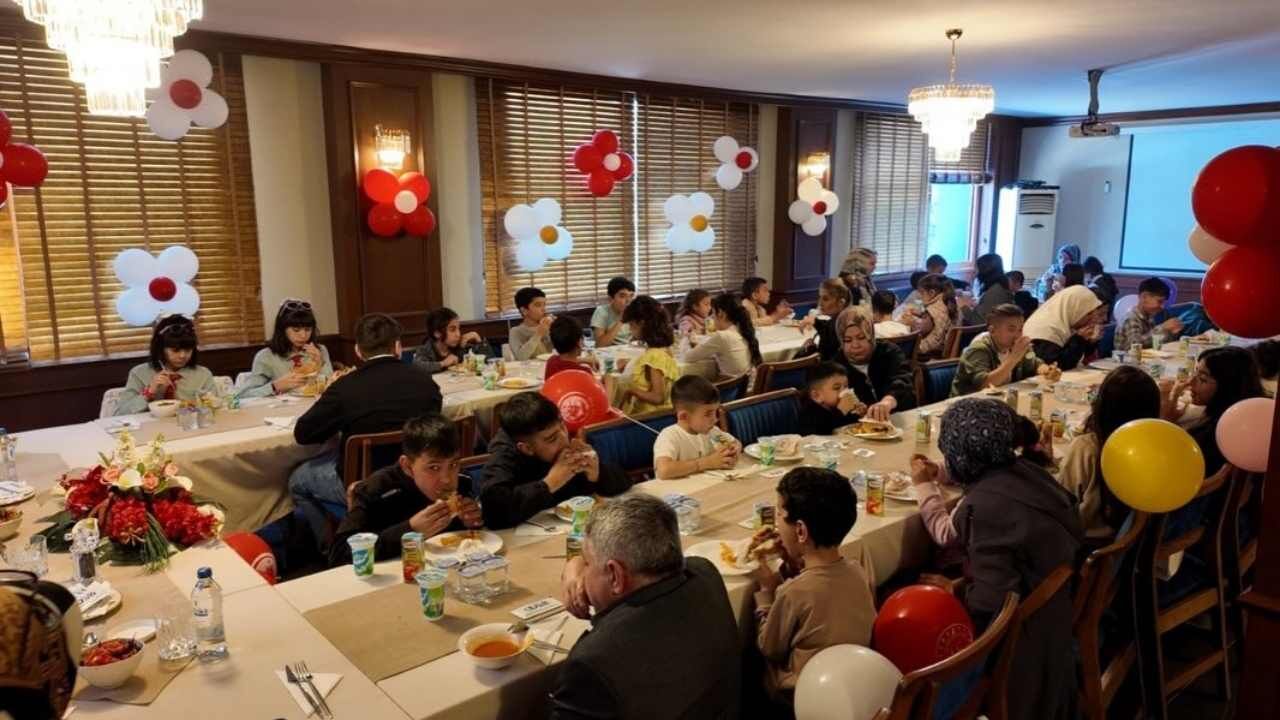 Osmaniye Osb’den Çocuklara Bayram Hediyesi Tiyatro Oldu (4)