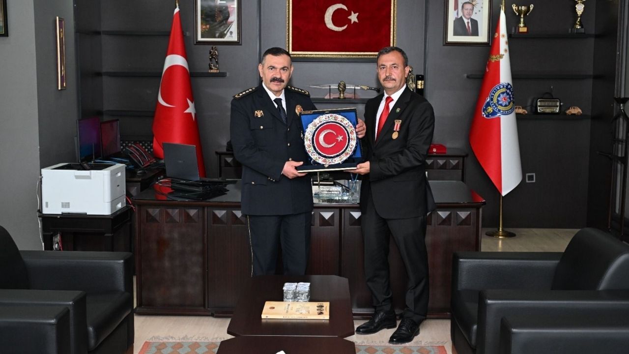 Osmaniye Şehit Ve Gazi Ailelerinden Emniyet Müdürü Sarıbuva’ya Anlamlı Ziyaret