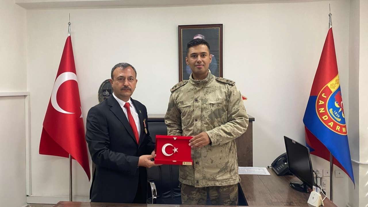 Osmaniye Şehit Ve Gazi Derneği'nden Jandarma'ya Anlamlı Ziyaret (2)