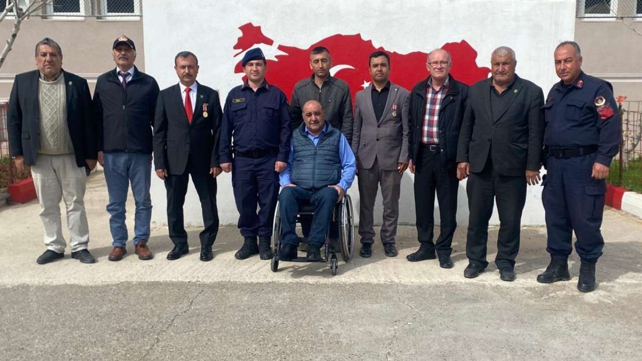 Osmaniye Şehit Ve Gazi Derneği'nden Jandarma'ya Anlamlı Ziyaret (3)