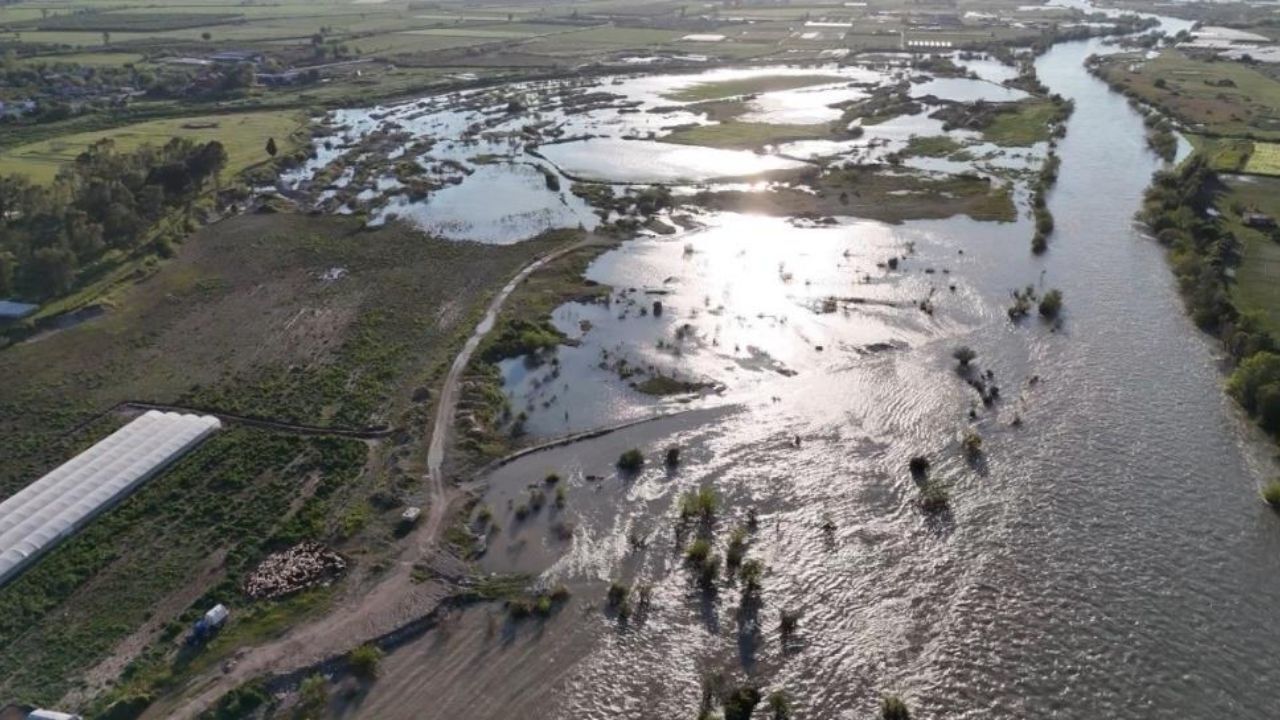 Osmaniye'de Ceyhan Nehri Coştu Cevdetiye Regülatörü'nde Kontrollü Tahliye Başladı (1)