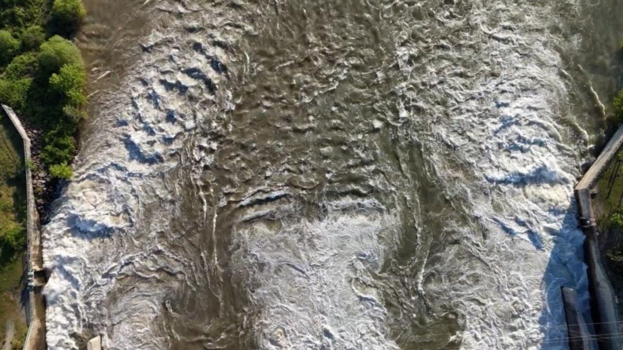 Osmaniye'de Ceyhan Nehri Coştu Cevdetiye Regülatörü'nde Kontrollü Tahliye Başladı (2)