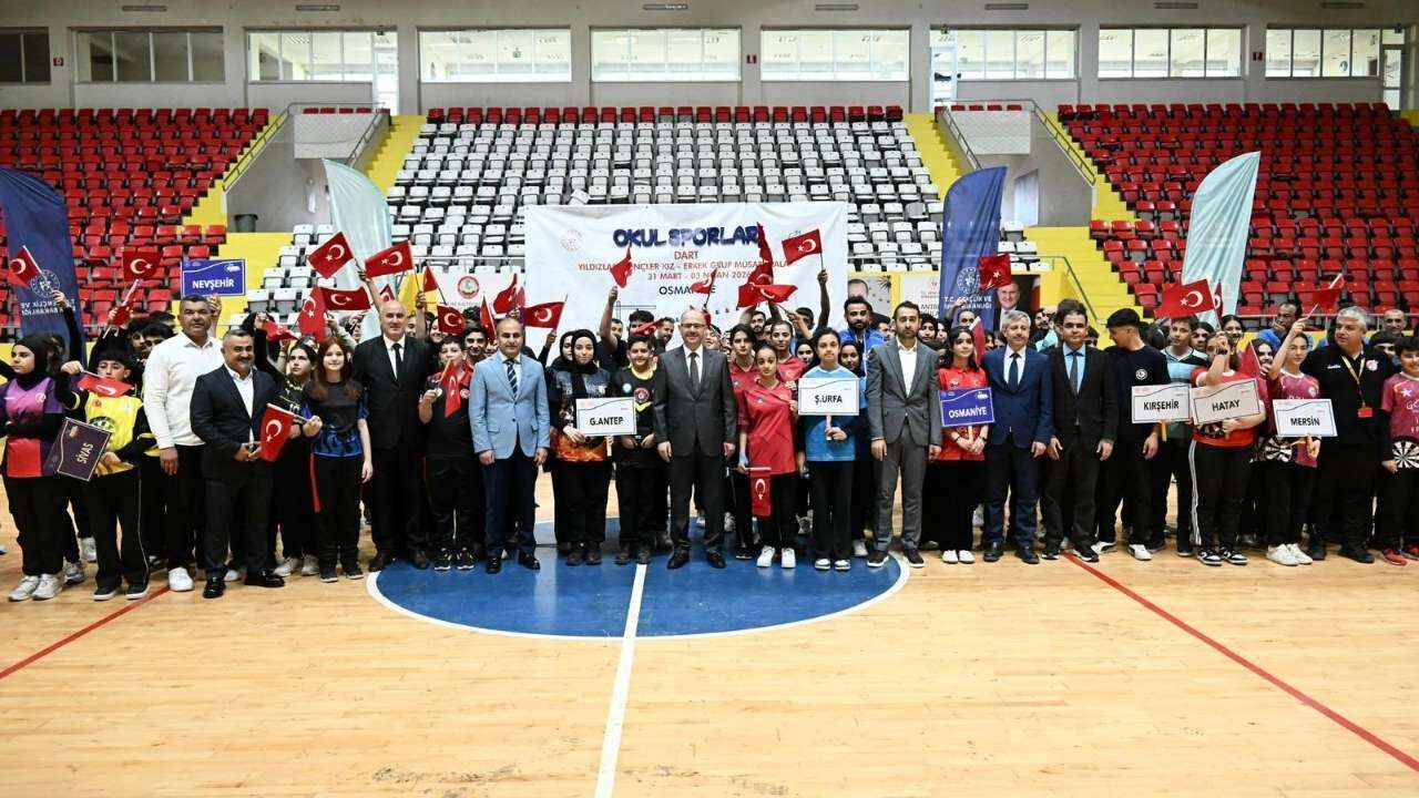 Osmaniye'de Dart Heyecanı Genç Sporcular Grup Birinciliği İçin Yarışıyor