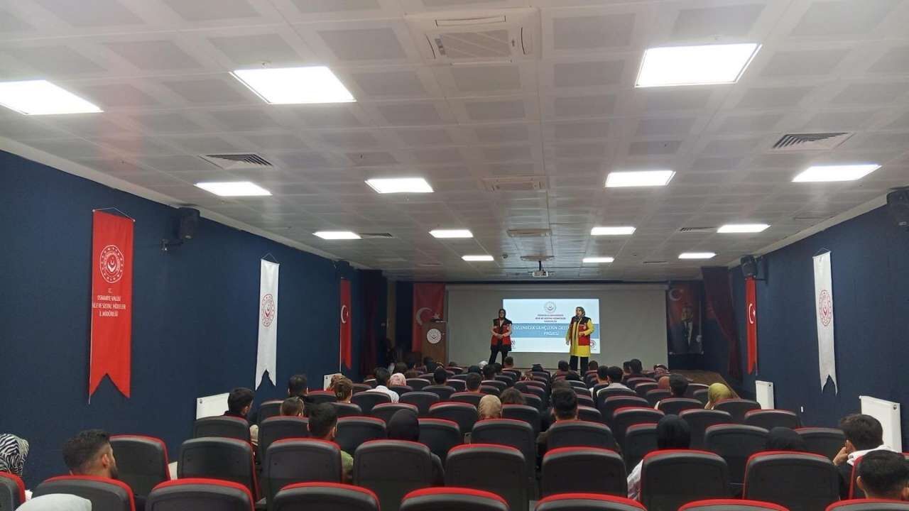Osmaniye'de Evlenecek Gençlere Büyük Destek Mutlu Evliliğin Formülü Bu Eğitimde! (1)