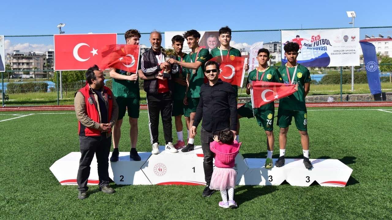 Osmaniye'de Gençler Sahaya İndi Gelecek Güvende Turnuvası'nda Şampiyonlar Belli Oldu! (2)