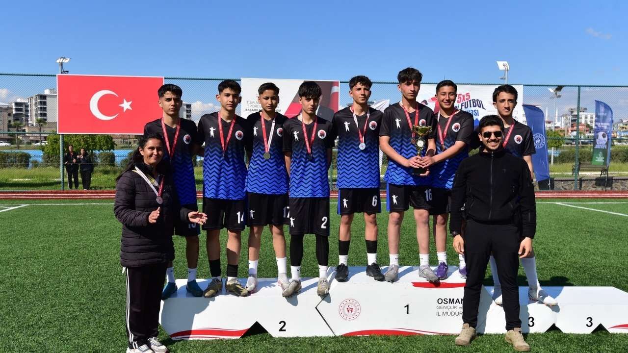 Osmaniye'de Gençler Sahaya İndi Gelecek Güvende Turnuvası'nda Şampiyonlar Belli Oldu! (4)