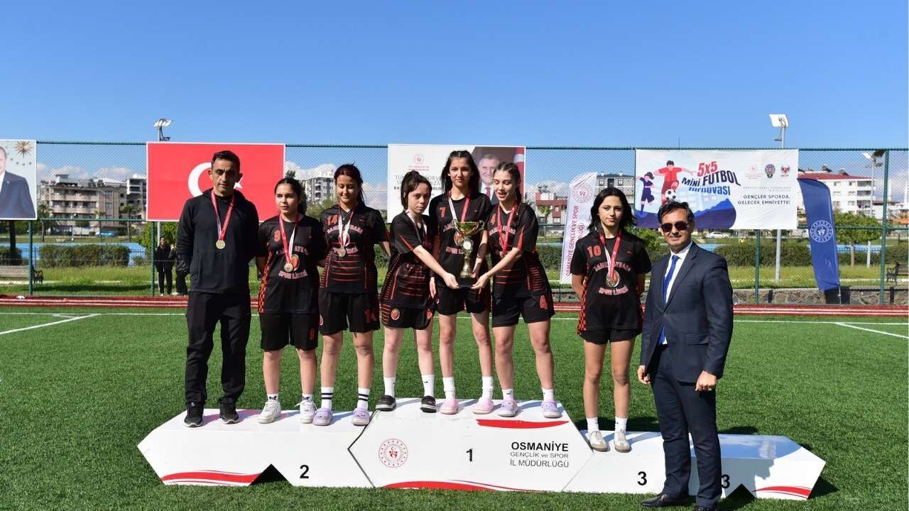 Osmaniye'de Gençler Sahaya İndi Gelecek Güvende Turnuvası'nda Şampiyonlar Belli Oldu! (6)