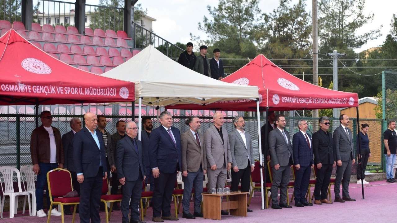 Osmaniye’de Hokey Heyecanı 12 İlden 450 Sporcu Grup Birinciliği İçin Sahada (2)