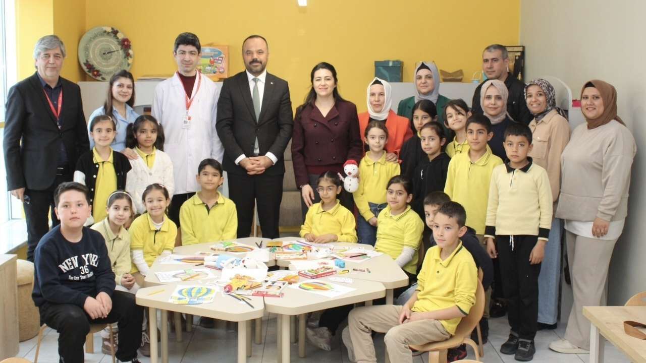 Osmaniye’de Kütüphane Haftası’na Damga Vuran Etkinlik Prof. Dr. Hakan Hakkoymaz Çocuklarla Buluştu