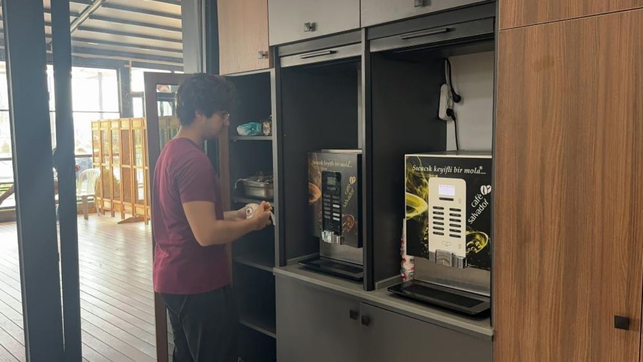 Osmaniye'de Öğrencilerin Yeni Gözdesi Genç Kitap Kafe Yoğun İlgi Görüyor (2)