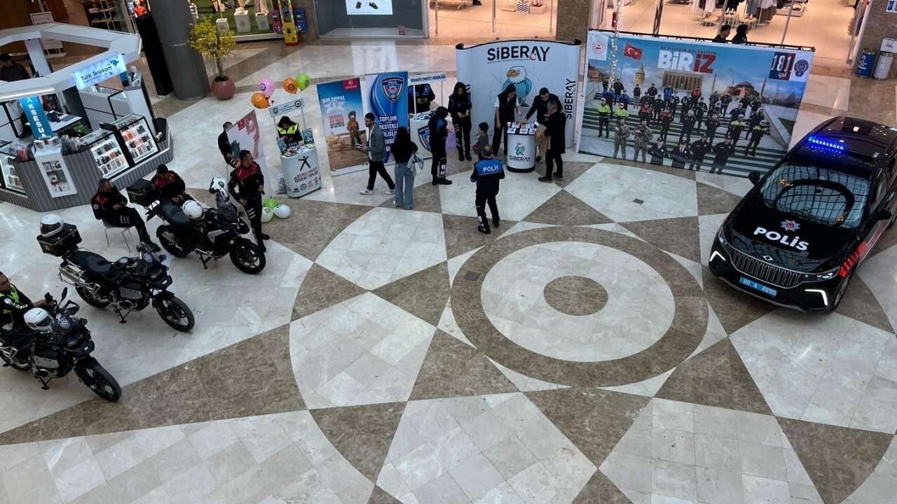 Osmaniye’de Polis Haftası Hareketliliği Avm’de Kurulan Stantlar Ilgi Odağı Oldu