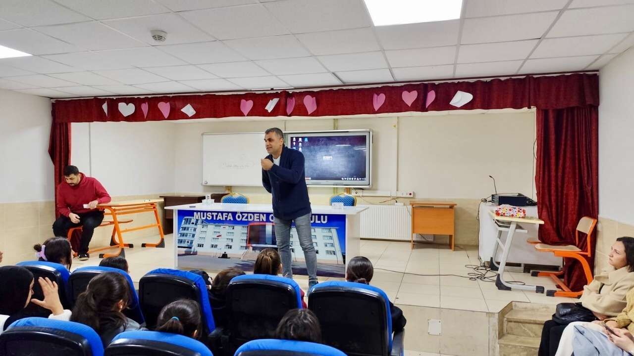 Osmaniyeli Gençler Dikkat! Geleceğin Meslekleri Bu Okulda Tanıtıldı (3)