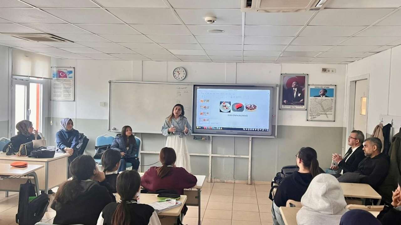 Osmaniyeli Gençler Dikkat! Geleceğin Meslekleri Bu Okulda Tanıtıldı (5)